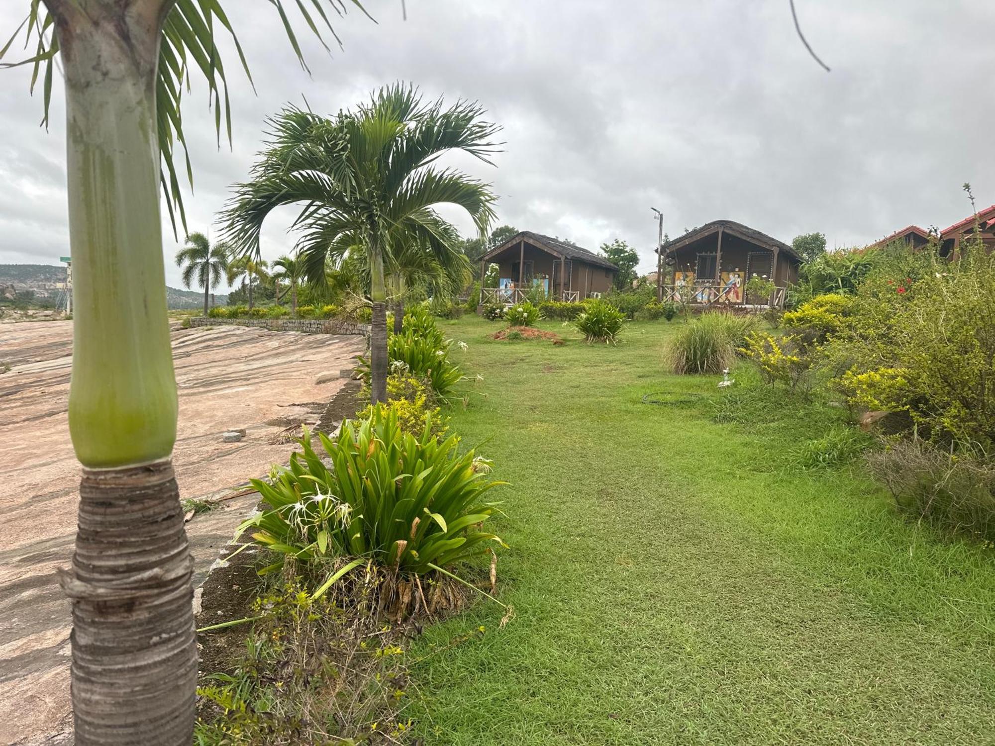 Leo Wooden Resorts Hampi Esterno foto