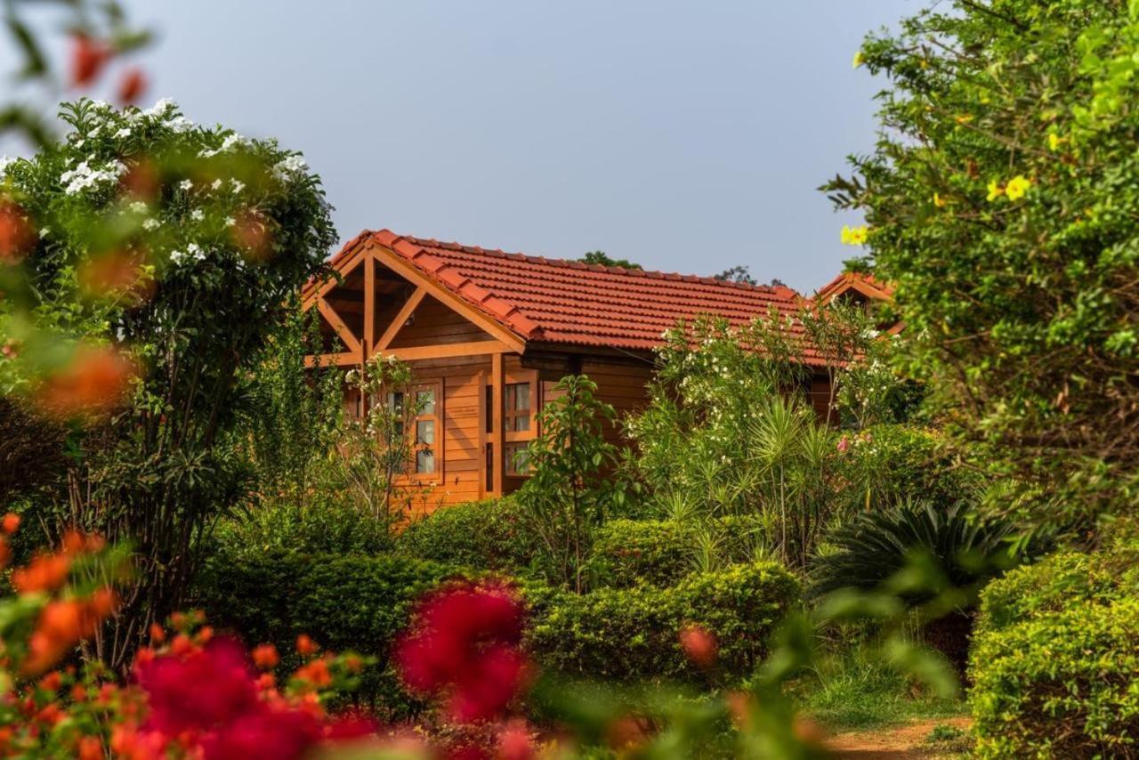 Leo Wooden Resorts Hampi Esterno foto